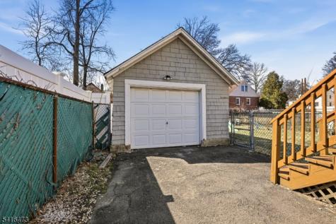 204 Pine Street Roselle NJ 07203