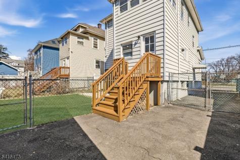 204 Pine Street Roselle NJ 07203