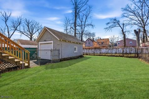 204 Pine Street Roselle NJ 07203