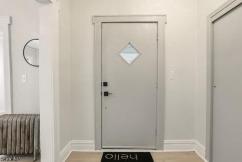 204 Pine Street Roselle NJ 07203