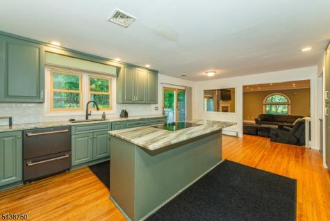 52 Tower Hill Lane Kinnelon NJ 07405