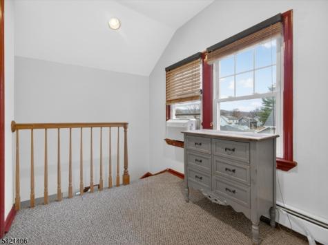 108 9TH Avenue Hawthorne NJ 07506