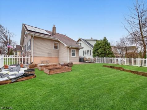 108 9TH Avenue Hawthorne NJ 07506