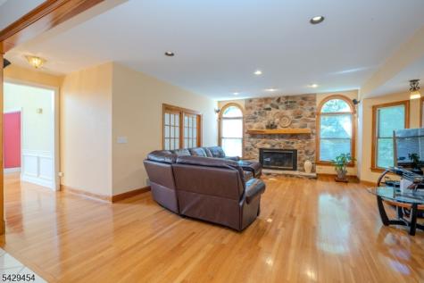 40 Newland Court Bridgewater NJ 08807