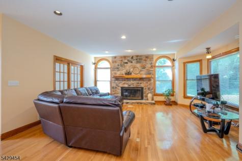 40 Newland Court Bridgewater NJ 08807