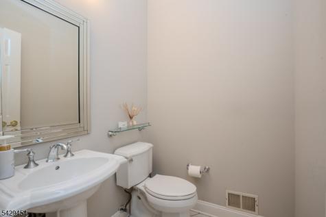 40 Newland Court Bridgewater NJ 08807
