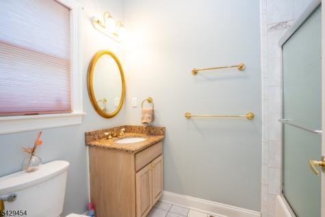 40 Newland Court Bridgewater NJ 08807