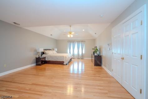 40 Newland Court Bridgewater NJ 08807