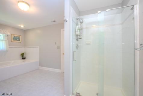 40 Newland Court Bridgewater NJ 08807