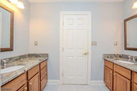40 Newland Court Bridgewater NJ 08807