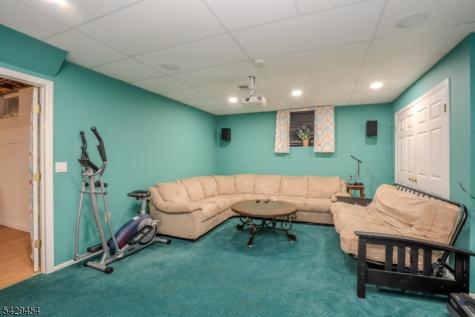 40 Newland Court Bridgewater NJ 08807