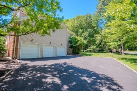 40 Newland Court Bridgewater NJ 08807