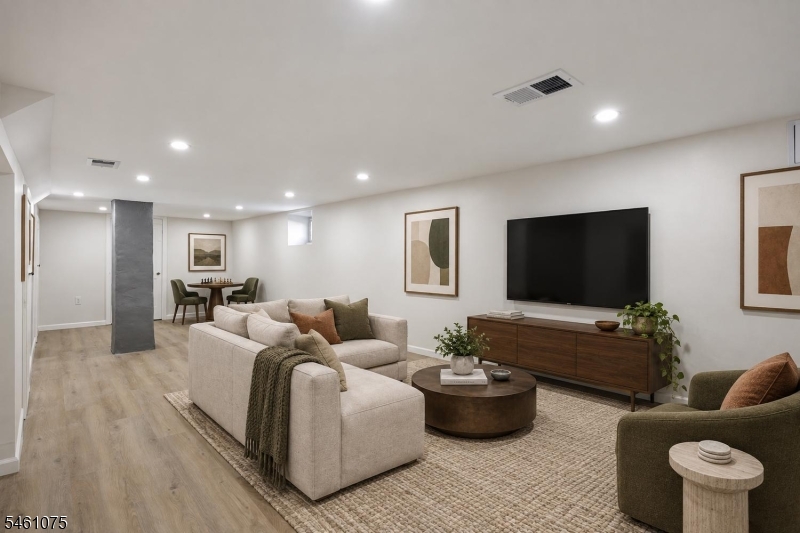 13 Columbus Avenue Edison NJ 08817