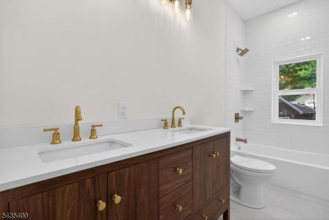 35 Stanhope Road Sparta NJ 07871