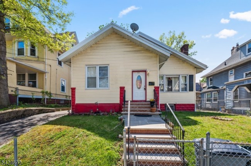 42 Scheerer Avenue Newark NJ 07112