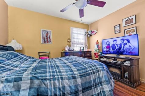 42 Scheerer Avenue Newark NJ 07112