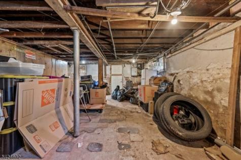 42 Scheerer Avenue Newark NJ 07112