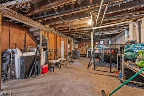 42 Scheerer Avenue Newark NJ 07112