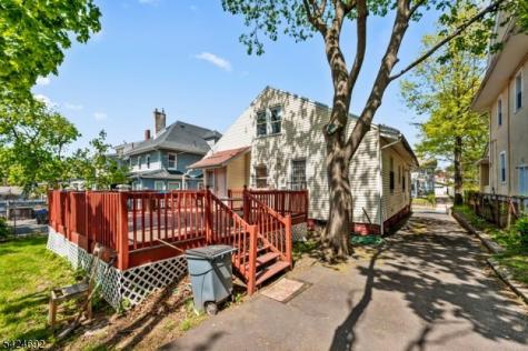 42 Scheerer Avenue Newark NJ 07112