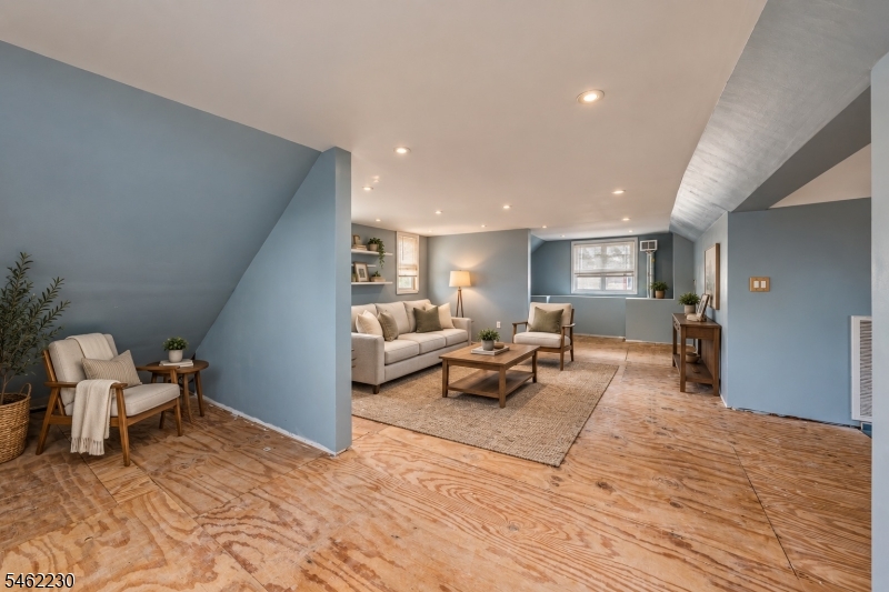 17 Porter Avenue Newark NJ 07112