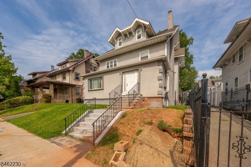 17 Porter Avenue Newark NJ 07112