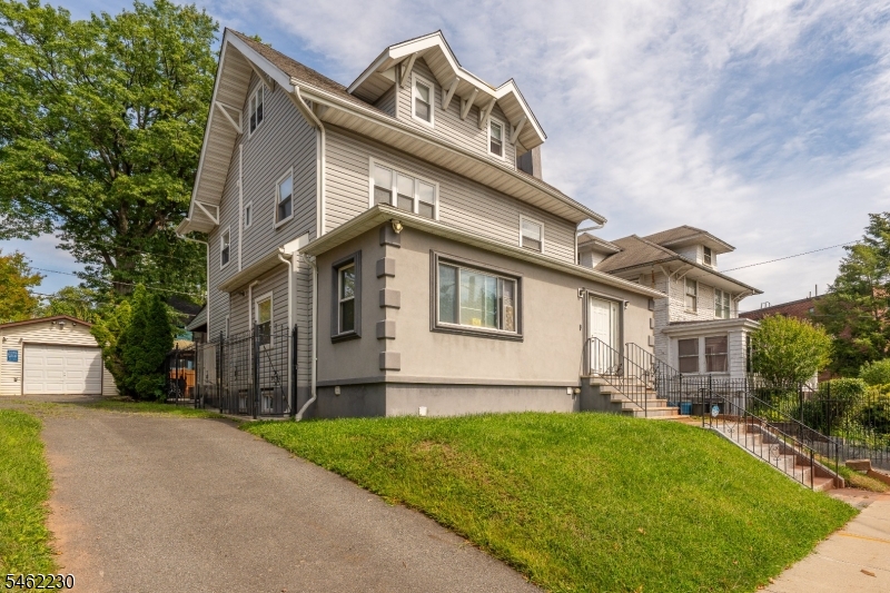 17 Porter Avenue Newark NJ 07112