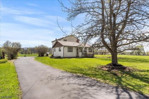 938 Maple Avenue Stillwater NJ 07860