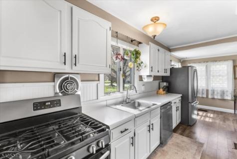 938 Maple Avenue Stillwater NJ 07860