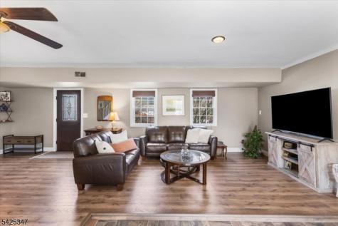 938 Maple Avenue Stillwater NJ 07860