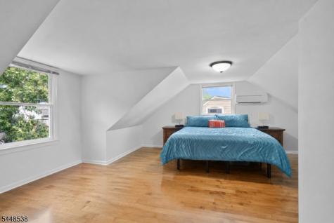 8 Oak Crest Road West Orange NJ 07052
