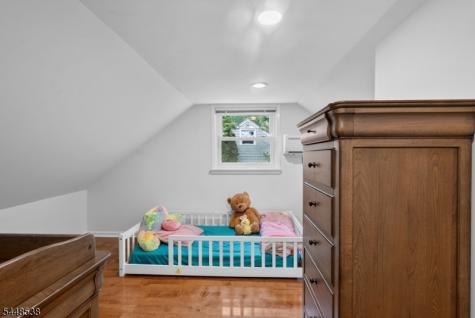 8 Oak Crest Road West Orange NJ 07052
