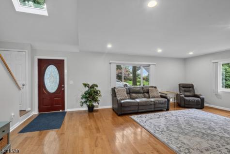 8 Oak Crest Road West Orange NJ 07052