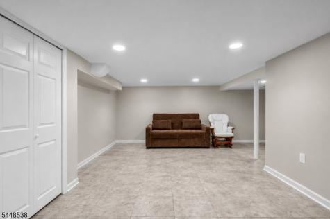 8 Oak Crest Road West Orange NJ 07052