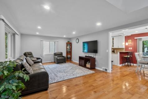 8 Oak Crest Road West Orange NJ 07052