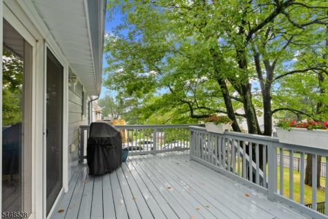 8 Oak Crest Road West Orange NJ 07052