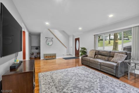 8 Oak Crest Road West Orange NJ 07052