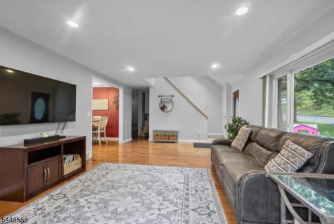8 Oak Crest Road West Orange NJ 07052