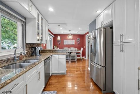 8 Oak Crest Road West Orange NJ 07052