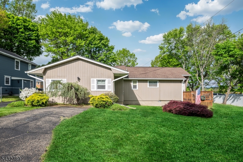 6 Outlook Avenue Mount Olive NJ 07828