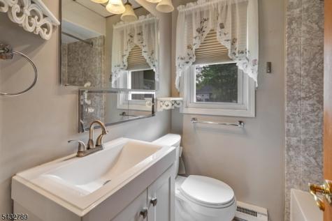 6 Outlook Avenue Mount Olive NJ 07828