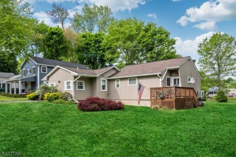 6 Outlook Avenue Mount Olive NJ 07828
