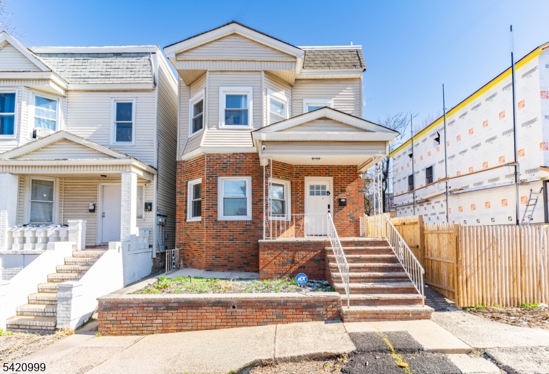 204 19TH Avenue Irvington NJ 07111
