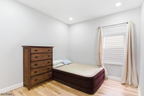 204 19TH Avenue Irvington NJ 07111