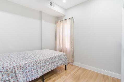 204 19TH Avenue Irvington NJ 07111