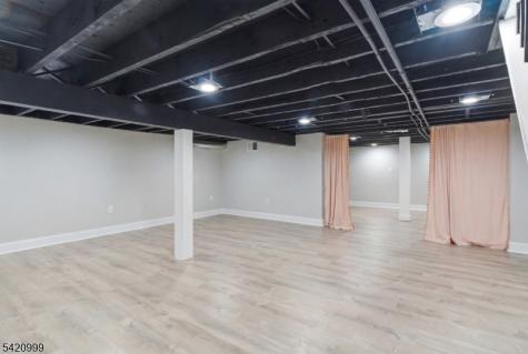 204 19TH Avenue Irvington NJ 07111
