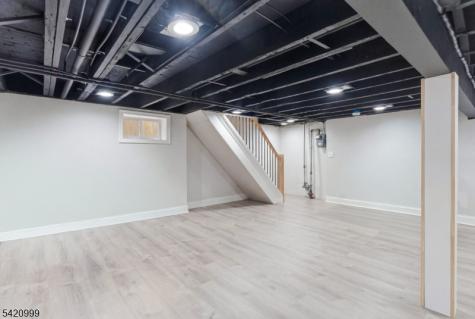 204 19TH Avenue Irvington NJ 07111