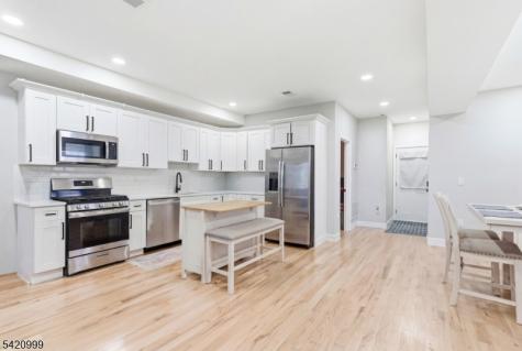 204 19TH Avenue Irvington NJ 07111