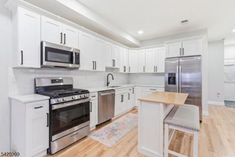 204 19TH Avenue Irvington NJ 07111