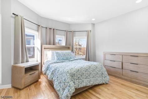 204 19TH Avenue Irvington NJ 07111