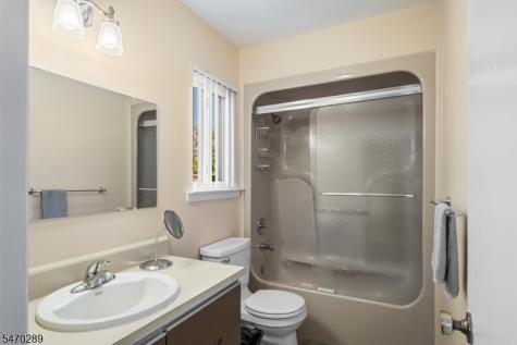 65 Glenview Avenue West Orange NJ 07052